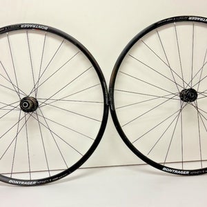 Bontrager Affinity Comp Tubeless Aluminum Disc Brake Thru Axle 700C Wheelset