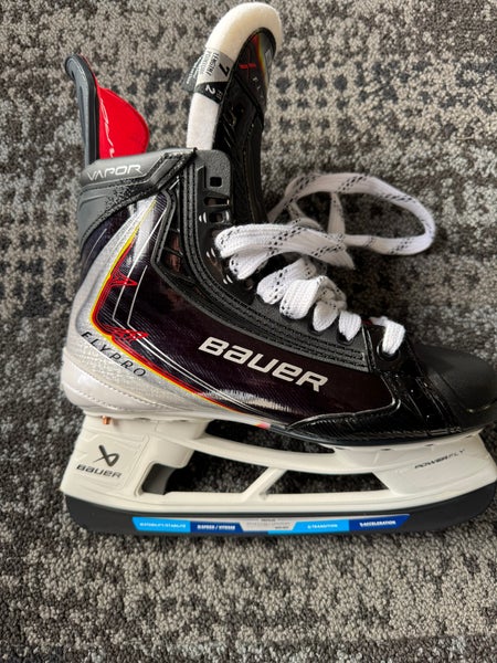 2025 Bauer Vapor FLYPRO Hockey Skates 7 (New)