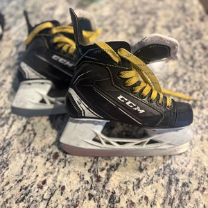 2018 CCM Tacks 9040 Hockey Skates Size 3 (Used)