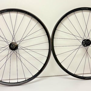 Specialized Axis Elite 24-Spoke Aluminum Disc Brake Thru Axle 700C Wheelset LOOK