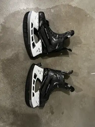 Senior Bauer Supreme Mach Skates - Size 9, Fit 2 - Excellent - Pixallo.store
