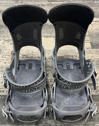 Large Burton Malavita Snowboard Bindings (Used)