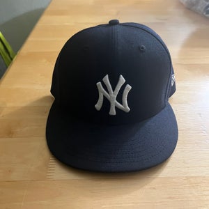New York Yankees Blue Adult Unisex 7 1/4 New Era Hat (New)