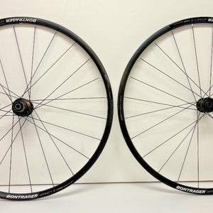 Bontrager Affinity Comp Tubeless Aluminum Disc Brake Thru Axle 700C Wheel Set