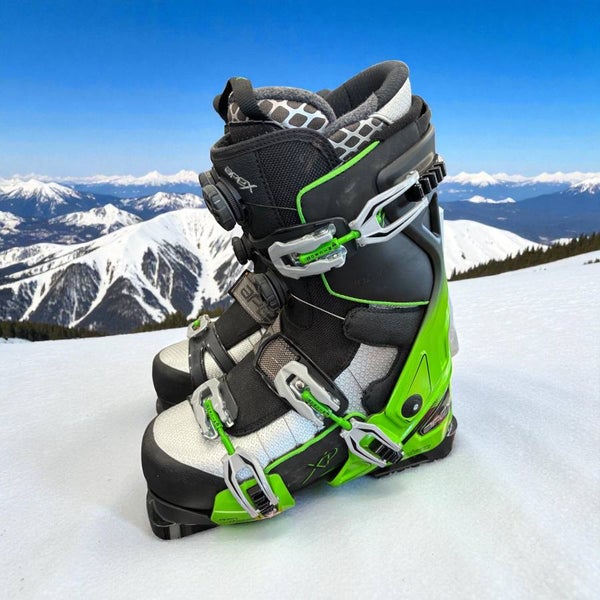 Mondo 28 & 28.5 Men's All Mountain Ski Boots Medium Flex (Used)