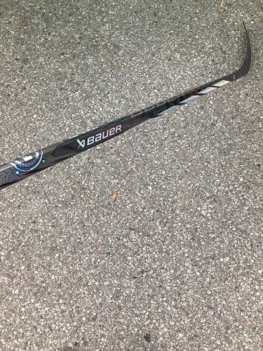 Senior Bauer Proto-R Hockey Stick Right Handed P88 87 Flex (Used)