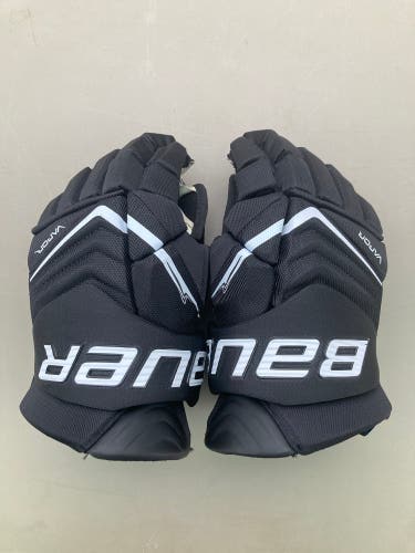 Black Senior Bauer Vapor Flylite Gloves 14" (Used)
