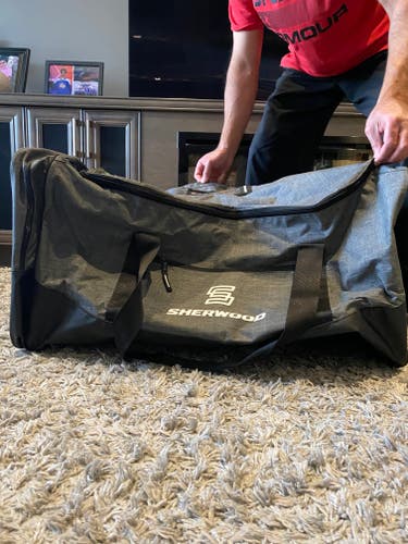 BRAND NEW Sherwood elite hockey carry bag
