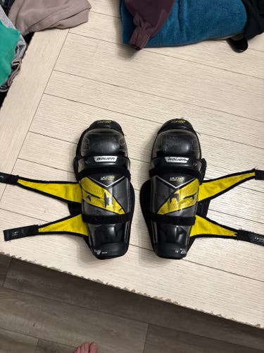 Youth Bauer Ultra sonic 10" Shin Pads (Used)