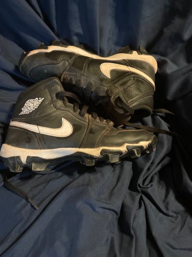 Black Unisex 6Y (Big Kids / Youth) Youth Air Jordan Molded Cleats Cleats (Used)