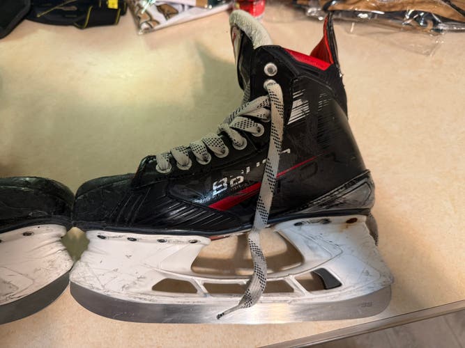 2023 Bauer Vapor X4 Hockey Skates Regular Width 6.5 (Used)
