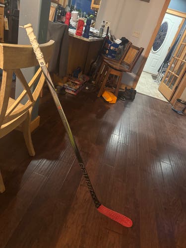 Youth Bauer Hyperlite 2 Left Hand Hockey Stick P28 (Used)