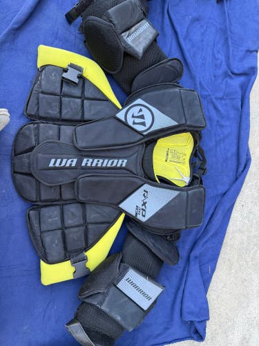 Large/Extra Large Warrior Goalie Chest Protector (Used)