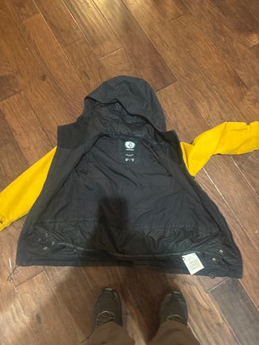 Boys Small Volcom Jacket (Used)