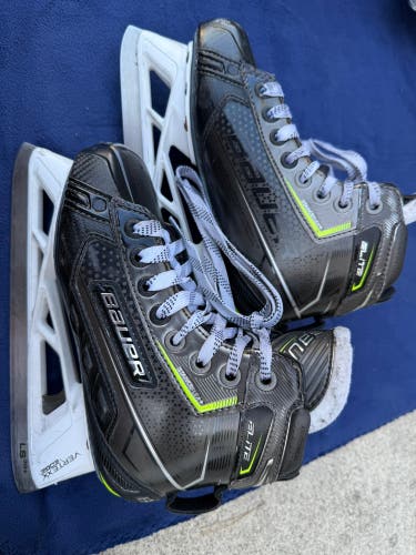 2021 Bauer Elite Hockey Goalie Skates Size 2.5 (Used)