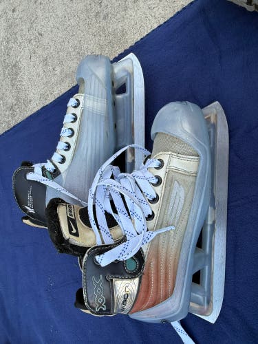 Nike Bauer Hockey Goalie Skates Size 1.5 (Used)