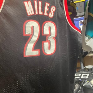 Darius Miles Portland Trailblazers Black XXXXL Men's Reebok Jersey (Used)