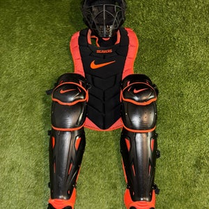 Nike Diamond Elite Catcher's Gear Set Oregon State Issued 17”