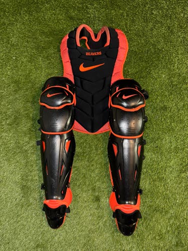 Nike Diamond Elite Catcher's Gear Set Oregon State Issued 17”