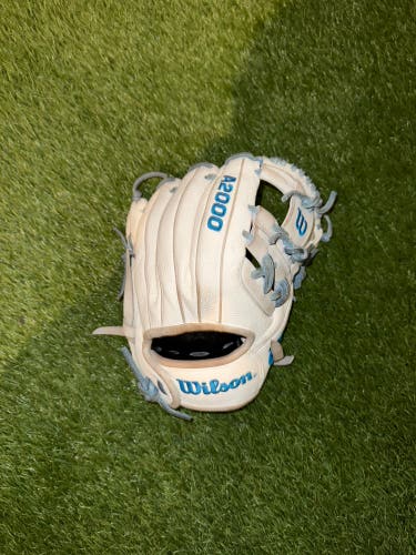Wilson A2000 DP15 Custom 11.5 Right Hand Throw Baseball Glove