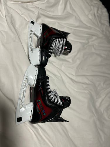 2025 CCM JetSpeed FT8 Pro Hockey Skates 7 (New)