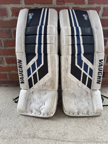 White 26" Junior Vaughn Velocity VE8 Goalie Leg Pads (Used)