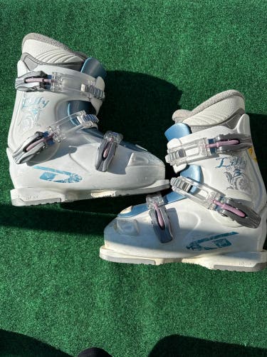 Dalbello Lilly 3 Ski Boots (Used) | Mondo 23.5 (267mm)