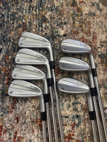 Men's 2023 TaylorMade Right Handed Clubs (Full Set) 7 Pieces (New)