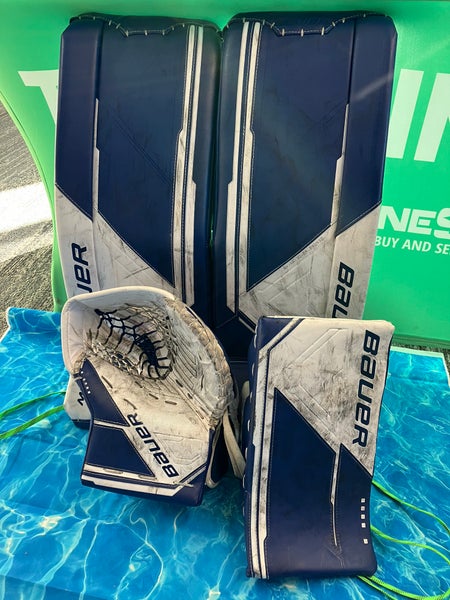 30" Intermediate Bauer M5 Pro Goalie Full Set Regular (Used)