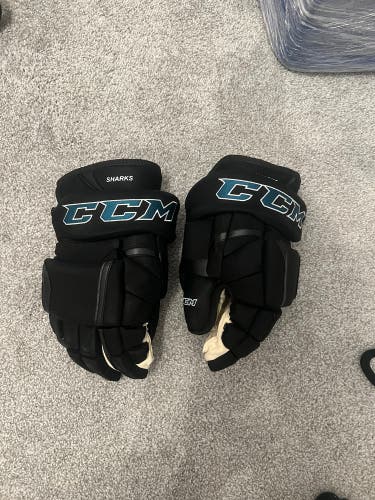 CCM HG 12 Gloves