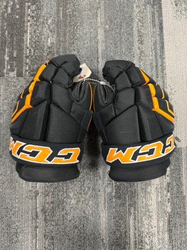 Black Junior CCM 26K Gloves 12" (Used)