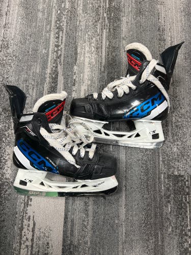 Junior CCM Jetspeed FT680 Hockey Skates Regular Width Size 3.5 (Used)