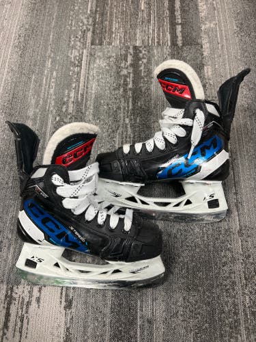 Junior CCM Jetspeed FT680 Hockey Skates Regular Width Size 1 (Used)