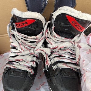 2024 CCM JetSpeed FT670 Hockey Skates Regular Width Size 5.5 (Used)