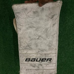 White Junior Bauer GSX Goalie Blocker Regular (Used)