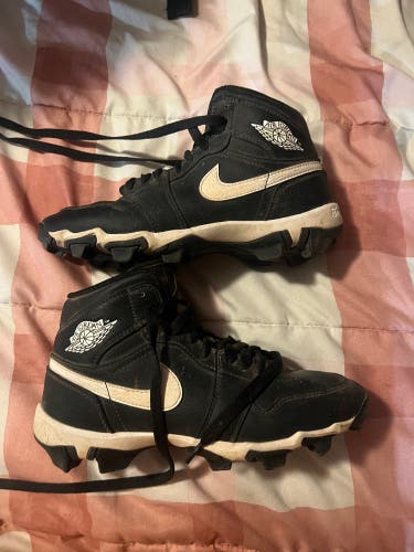Black Kids 4Y (Big Kids / Youth) Youth Air Jordan Molded Cleats Cleats (Used)