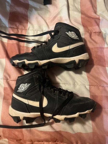 Black Kids 4Y (Big Kids / Youth) Youth Air Jordan Molded Cleats Cleats (Used)