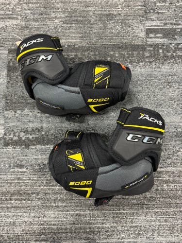 Junior Large CCM Tacks 9080 Elbow Pads (Used)