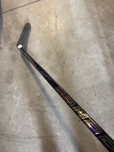 77 Flex P28 Senior Bauer Nexus Tracer Right Hand Hockey Stick Pro Stock NHL (New)