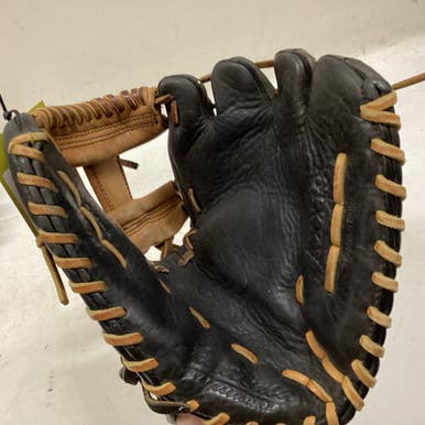 Used Akadema AXX19 BB/SB Glove RH Throw Brown And Black 11 1/2" 11725-S000493186