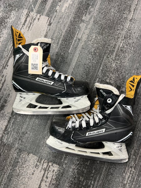 Junior Bauer Supreme S170 Hockey Skates Regular Width Size 5 (Used)