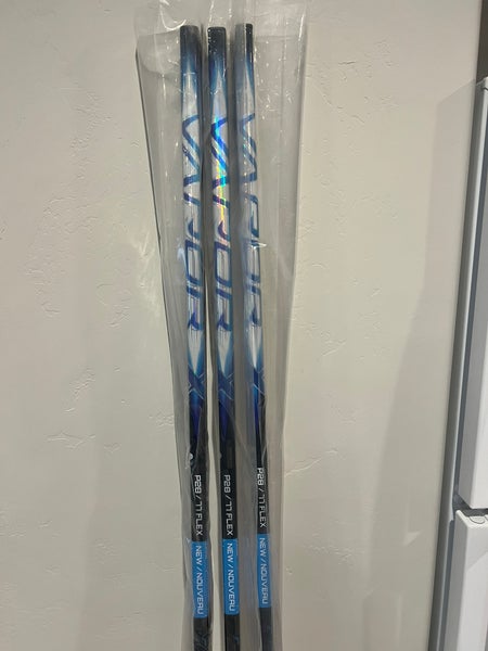 Senior Bauer Right Handed Hockey Stick P28 Pro Stock (New)