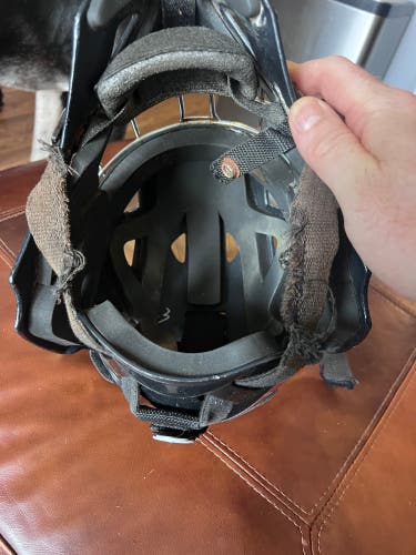 Youth Medium Itech Goalie Mask (Used)