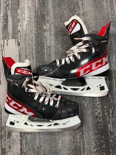 Intermediate CCM JetSpeed FT4 Hockey Skates Size 5.5 (Used)