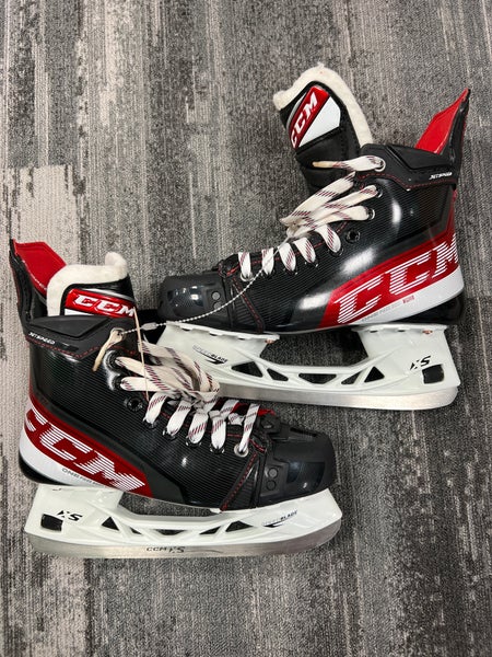 Intermediate CCM JetSpeed FT4 Hockey Skates Size 5.5 (Used)