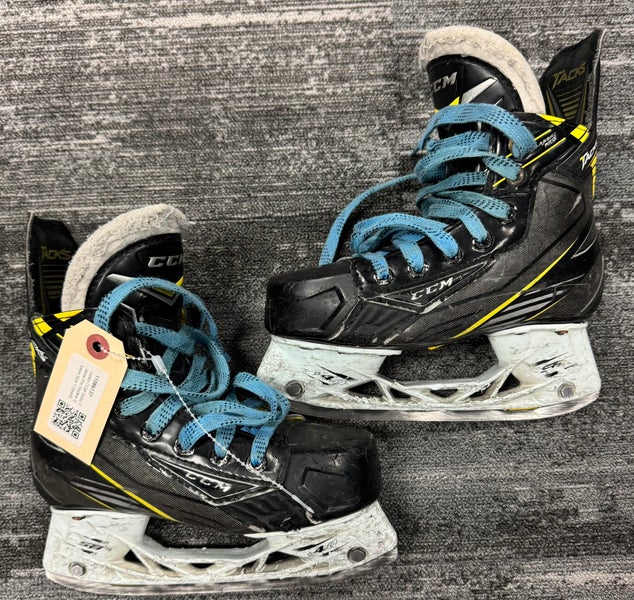 Junior CCM Tacks Classic Pro Hockey Skates Size 1 (Used)