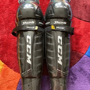 Senior CCM Tacks 9550 17" Shin Pads (Used)