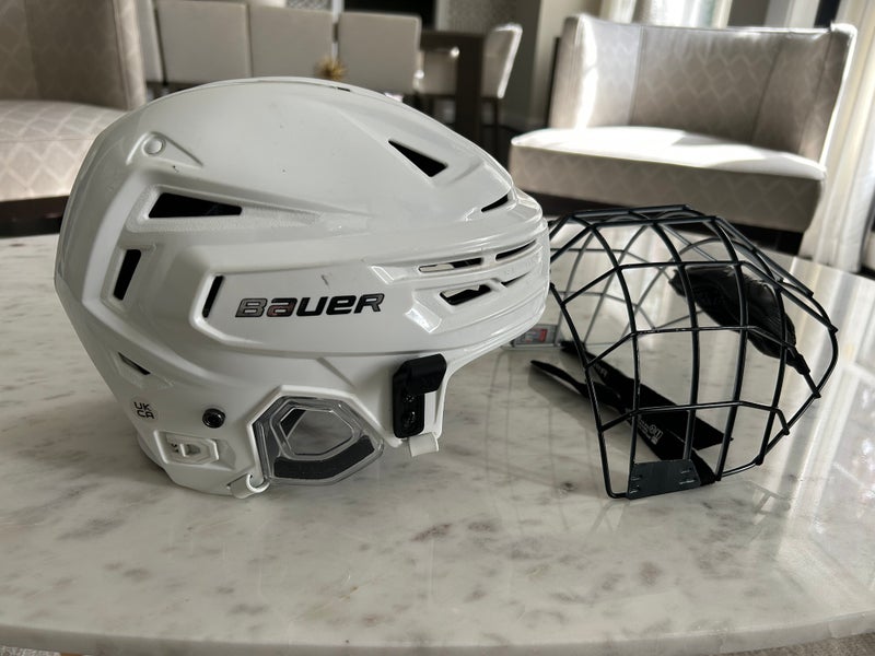 Large Bauer Re-Akt 150 Helmet (Used)
