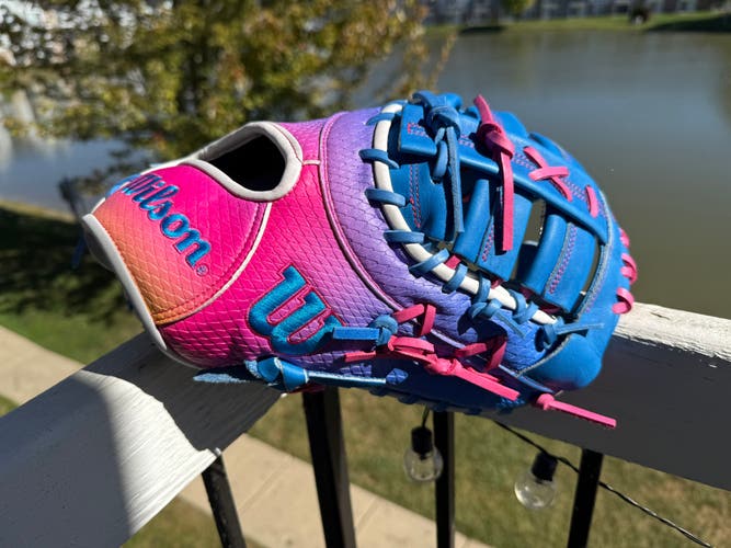 Wilson A2000 RHT Autism Speaks First Base Baseball Glove 12.5" (New)