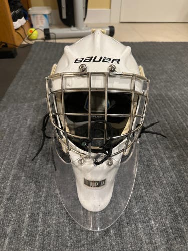Junior 2022 Medium Bauer Profile 950 Goalie Mask (Used)